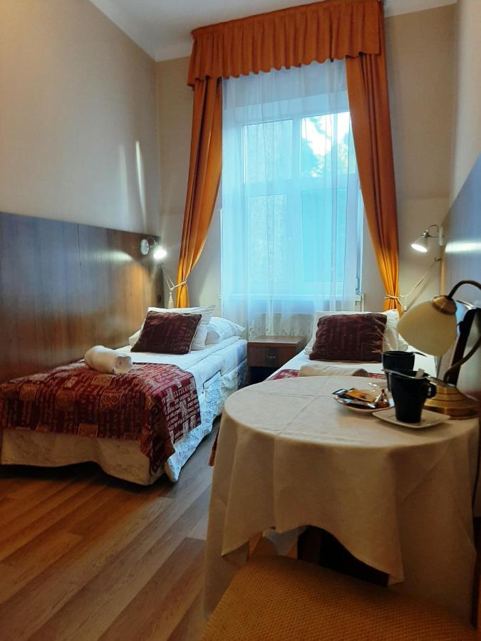 Red Carpet Premium 3*